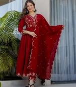 Ruby red vichitra silk blend embroidered kurta pant dupatta set
