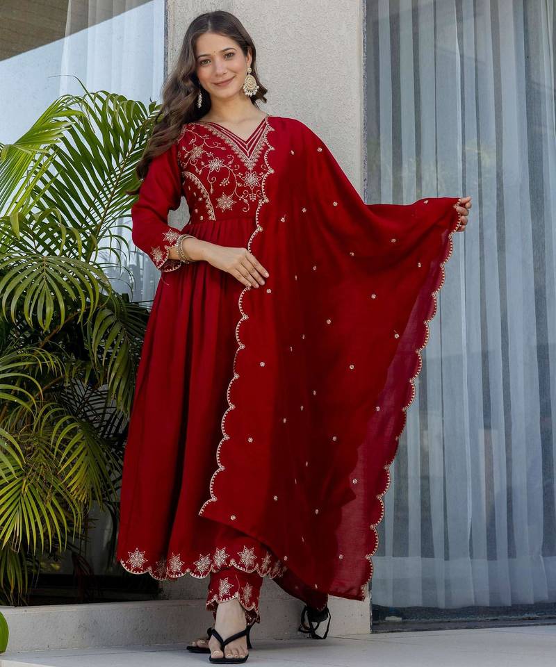 Ruby red vichitra silk blend embroidered kurta pant dupatta set