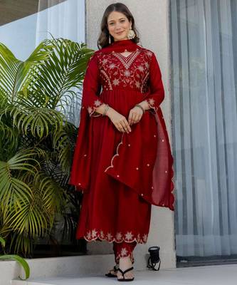 Ruby red vichitra silk blend embroidered kurta pant dupatta set 2