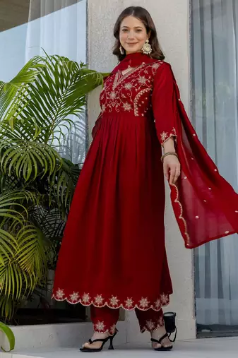 Ruby red vichitra silk blend embroidered kurta pant dupatta set