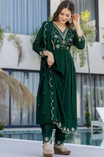 Emerald green vichitra silk blend embroidered kurta pant dupatta set