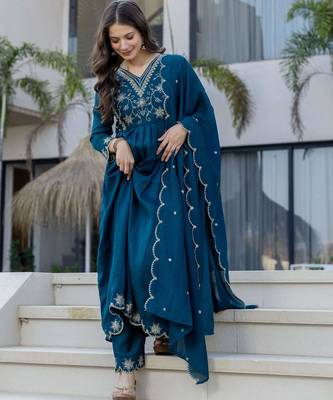 Teal blue vichitra silk blend embroidered kurta pant dupatta set 2