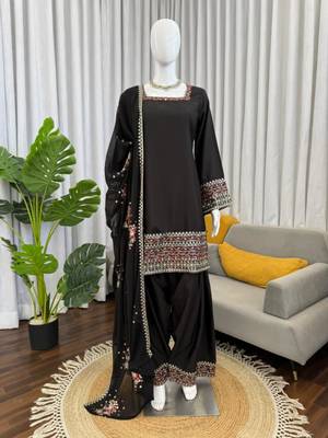 Black crepe thread embroidery fasrshi palazzo set 3