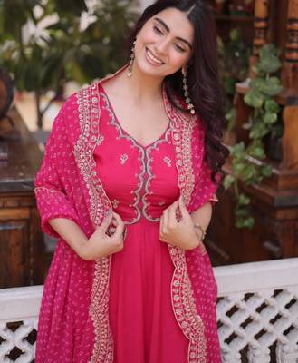 Hot-pink chanderi thread embroidery trouser set 2