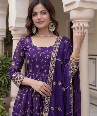 Purple silk blend embroidered gown set 3