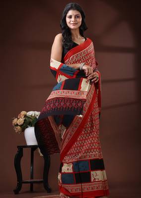 Red & black  malmal cotton saree with contrast border & geometric pallu 2