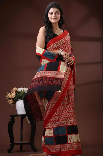 Red & black  malmal cotton saree with contrast border & geometric pallu