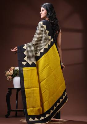 Bold geometric malmal cotton saree in black & cream with vibrant yellow block borders 3