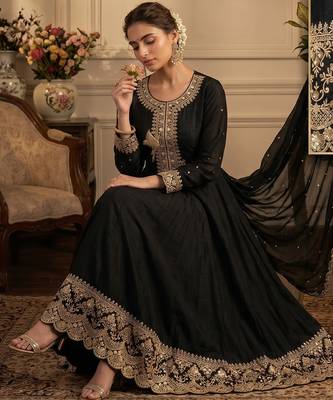 Black  silk embroidered suit set with silk dupatta 3