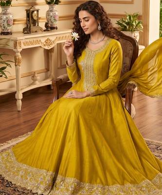 Yellow  silk embroidered suit set with silk dupatta 3