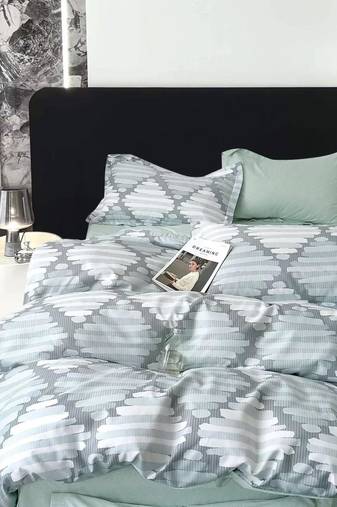 Glory super king size flat bedsheet with two pillow covers
