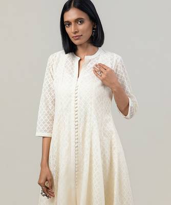 Ivory jacquard chanderi anarkali set with red dupatta 5