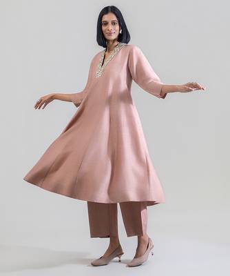 Dusty rose embroidered dola silk anarkali set 5