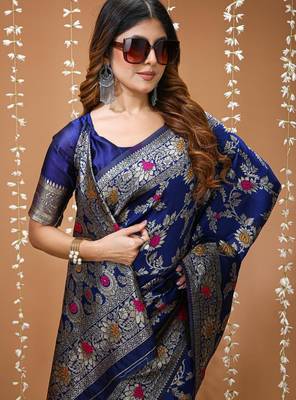 dark blue silk blend zari woven saree 5