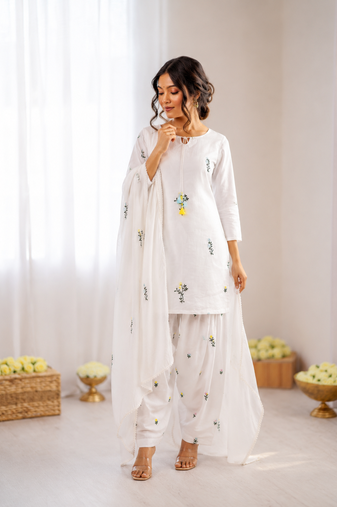 Off white  chanderi silk thread work salwar suit