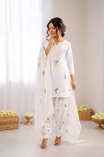 Off white  chanderi silk thread work salwar suit