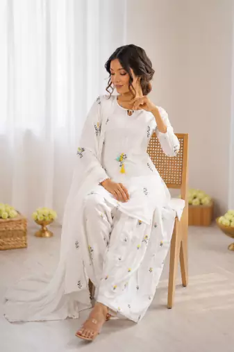 Off white  chanderi silk thread work salwar suit
