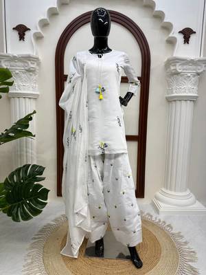 Off white  chanderi silk thread work salwar suit 4