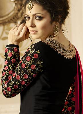 Heavy georgette party wear gown in black color with stone work 2