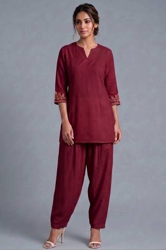 Maroon embroidered rayon kurta set