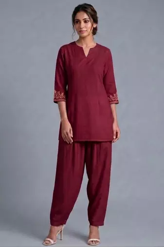 Maroon embroidered rayon kurta set