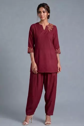 Maroon embroidered rayon kurta set