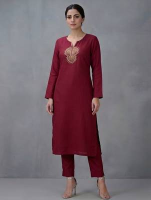 Maroon embroidered rayon kurta set 2