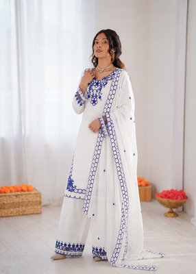 Off white  chanderi silk thread work salwar suit 1
