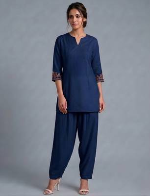 Blue embroidered rayon kurta set 3