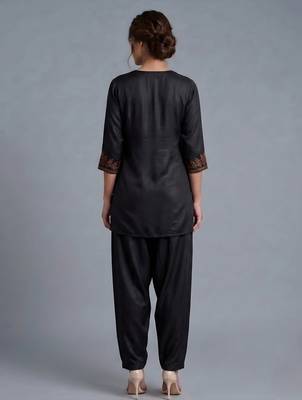 Black embroidered rayon kurta set 3