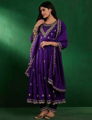 Royal purple vichitra embroidered kurta pant dupatta set 3