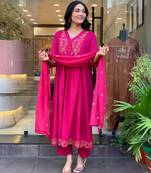Rani pink chanderi silk blend embroidered kurta pant dupatta set