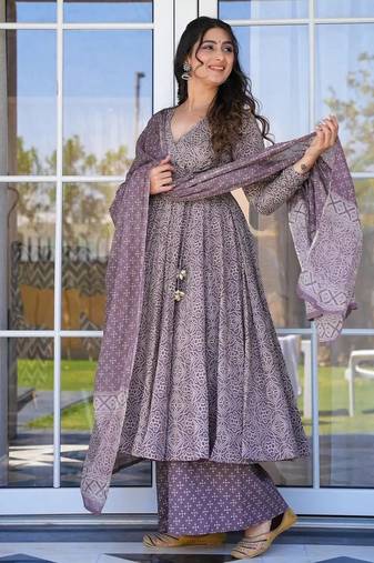Purple printed kurta bottom with dupatta