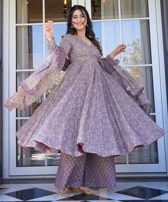 Purple printed kurta bottom with dupatta 3