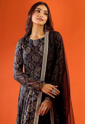 Women's black printed anarkali set with dupatta 4