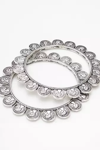 oxidized coin motif bangle set