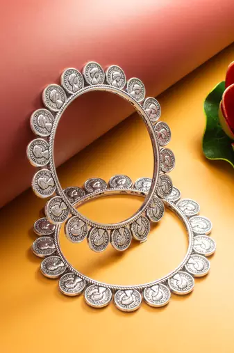 oxidized coin motif bangle set