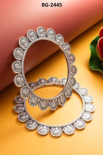 oxidized coin motif bangle set