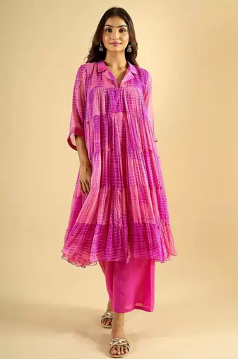 Women's fuchsia pink tiered kurta set