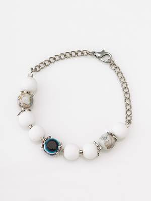 white beaded evil eye bracelet 3
