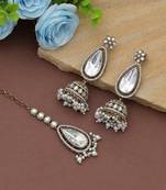 White color kundan earrings tikka set