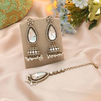 White color kundan earrings tikka set 2