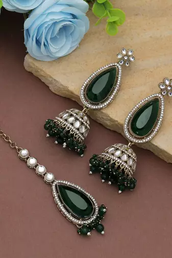 Green color kundan earrings tikka set