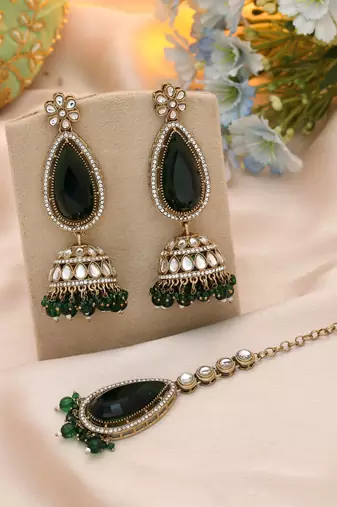 Green color kundan earrings tikka set