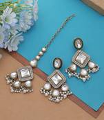 White color kundan earrings tikka set