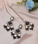 Black color kundan earrings tikka set