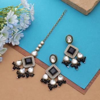 Black color kundan earrings tikka set 2