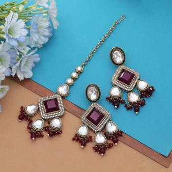 Maroon color kundan earrings tikka set 2