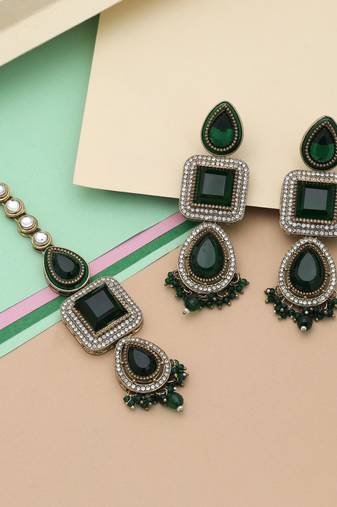 Green color kundan earrings tikka set