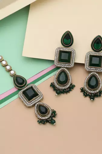 Green color kundan earrings tikka set